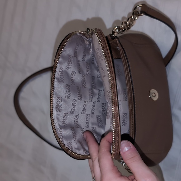 Michael Kors crossbody leather purse - Picture 6 of 8